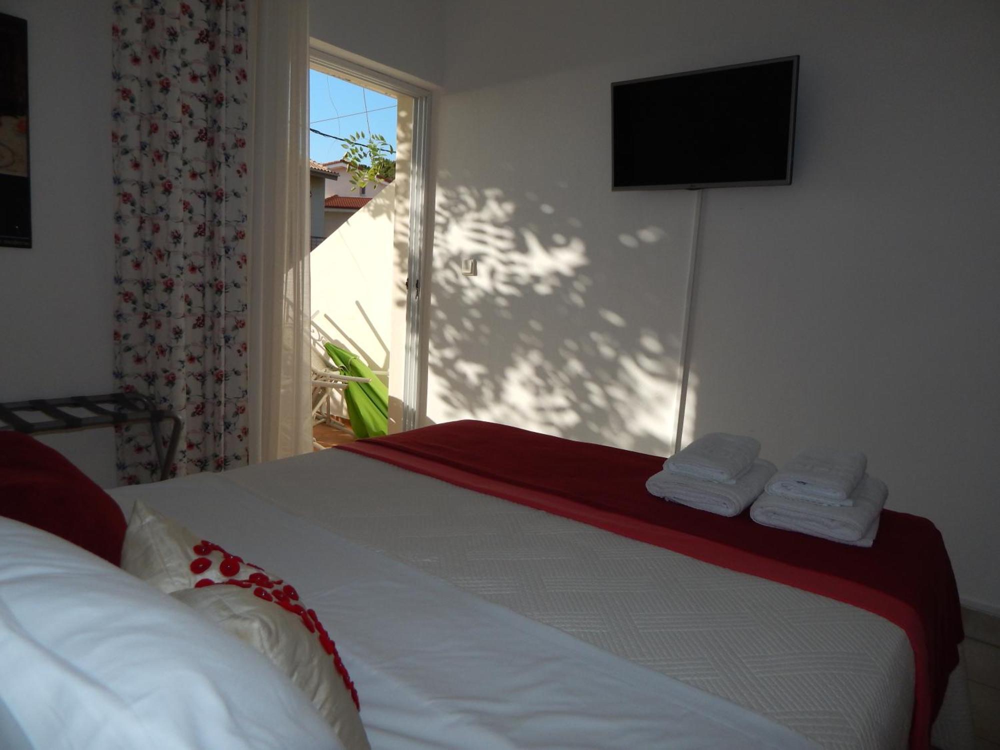 Palmina Mare Villa And Studios Paralia Vrachou Exterior photo