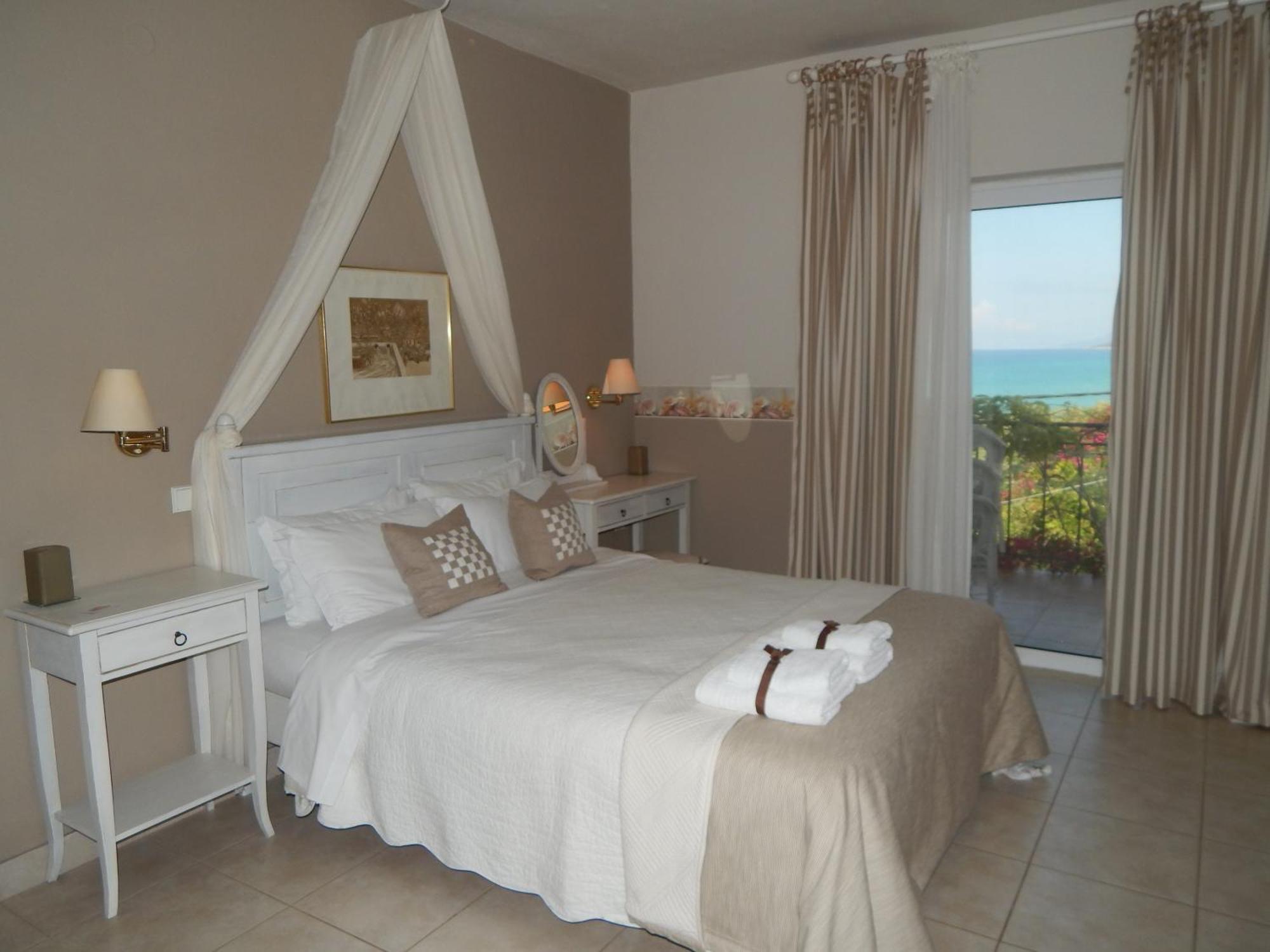 Palmina Mare Villa And Studios Paralia Vrachou Exterior photo