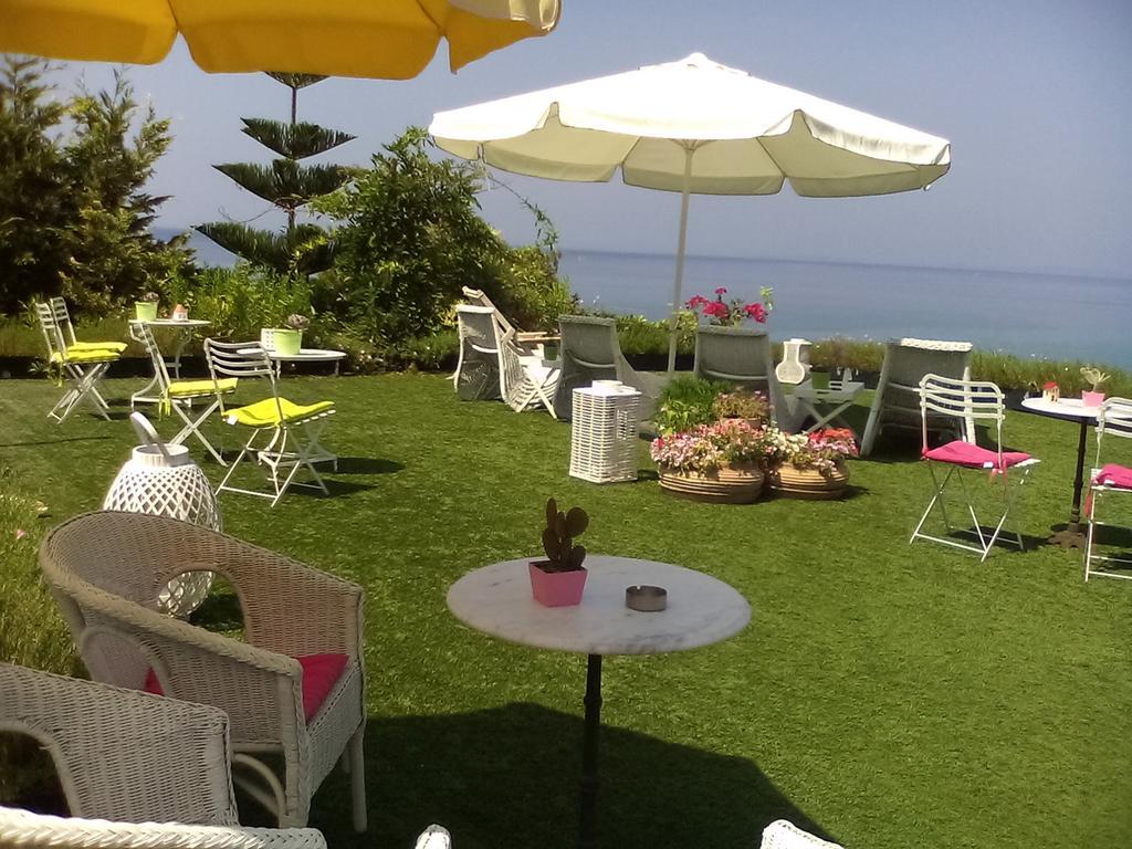 Palmina Mare Villa And Studios Paralia Vrachou Exterior photo
