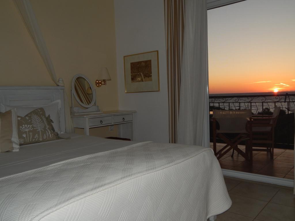 Palmina Mare Villa And Studios Paralia Vrachou Exterior photo